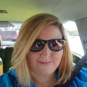 Meet your Posher, Carly